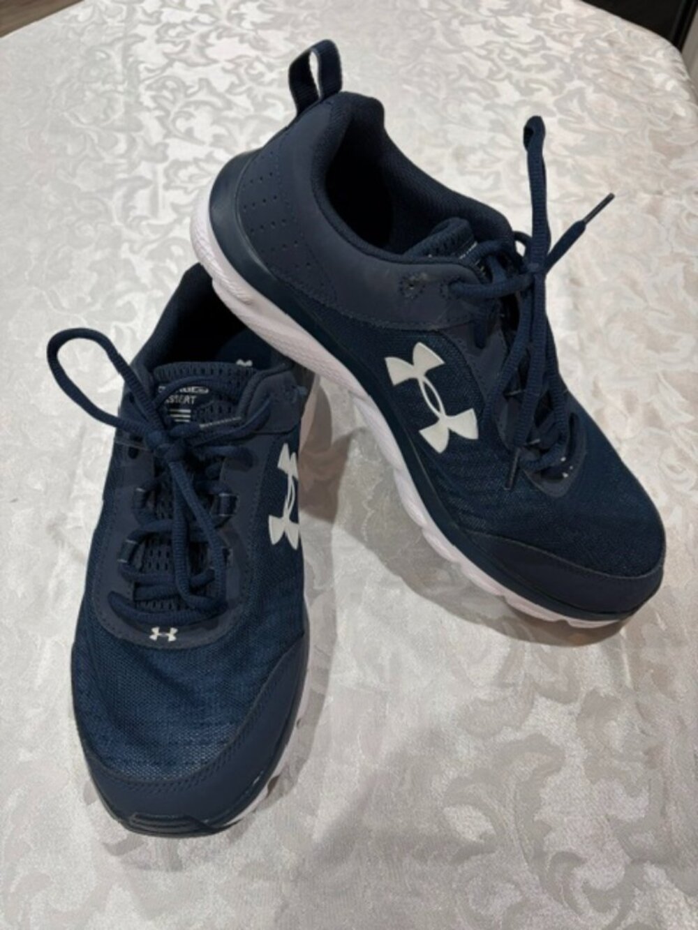 Under Armour Men's Blue and White Athletic Shoes, Size 10
